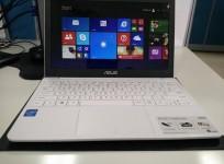 ASUS EeePad X205TA front view