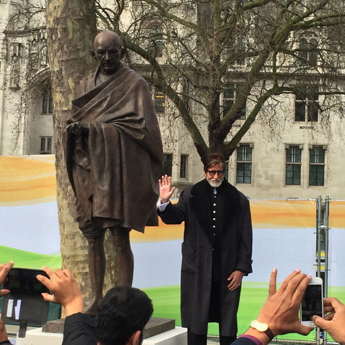 Amitabh Bachchan Unveils Mahatma Gandhi Statue in London
