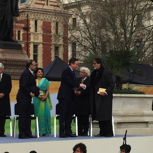 Amitabh Bachchan Unveils Mahatma Gandhi Statue in London