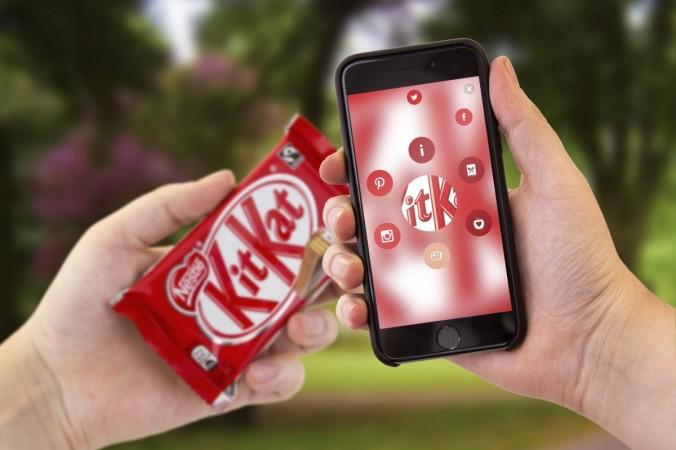 Blippar searching on KitKat Chocolate Blippar searching on KitKat Chocolate
