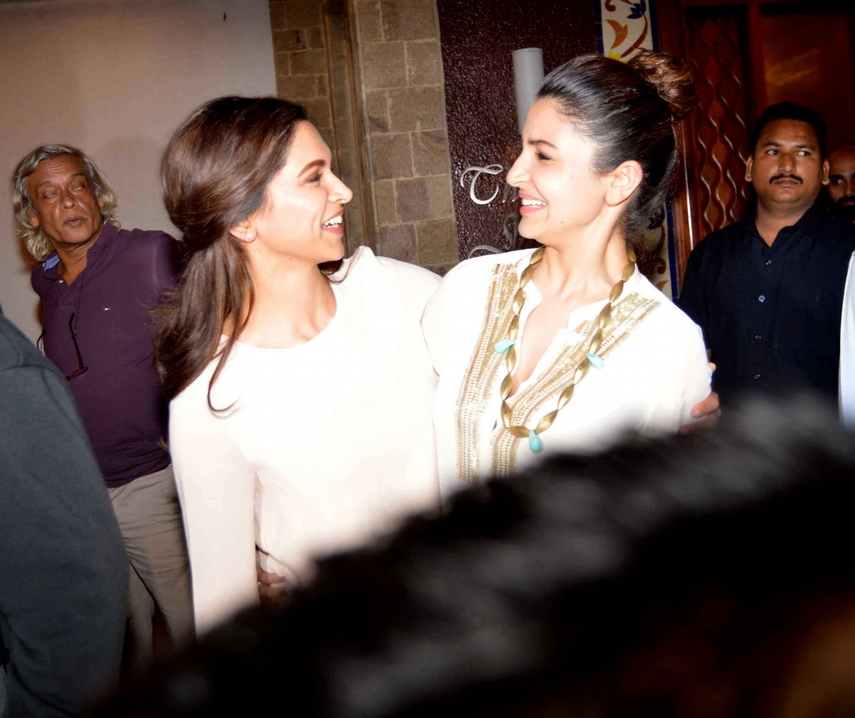 Deepika- Anushka Turn Friends from Foe At a Meeting Regarding Censor Board Issues Aamir, Deepika, Anushka, Karan Attend a Meeting Regarding Censor Board Issues; Aamir, Karan and Others Attend
