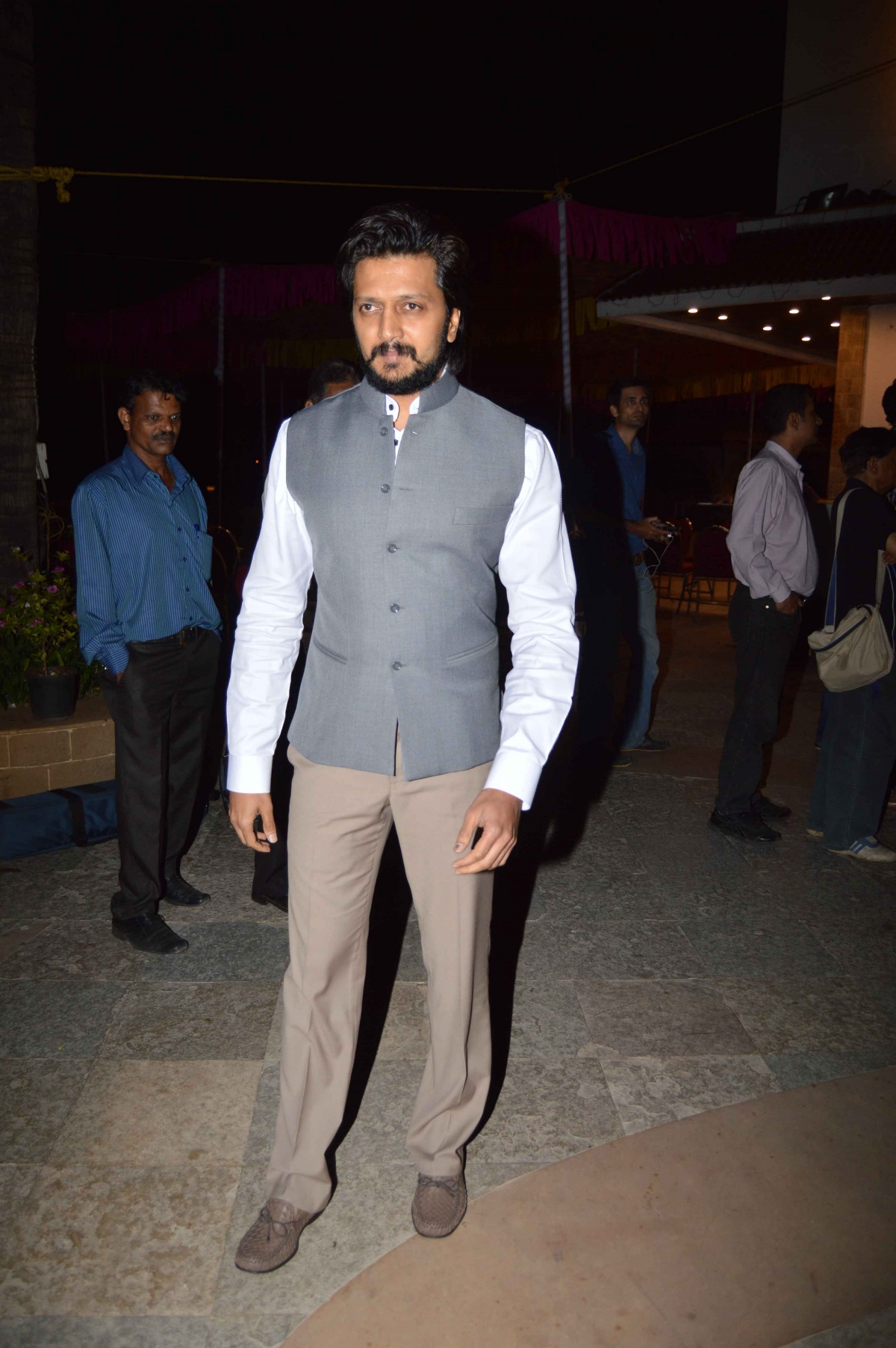 Riteish Deshmukh Aamir, Deepika, Anushka, Karan Attend a Meeting Regarding Censor Board Issues