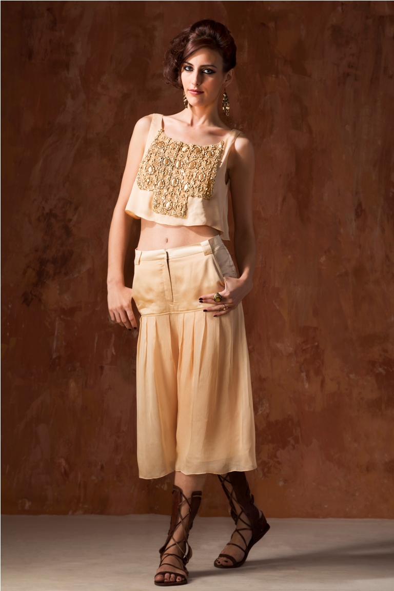 Lakme Fashion Week 2015: Neha Dhupia is set to Charm Audience in RRISO Outfit [PHOTOS]