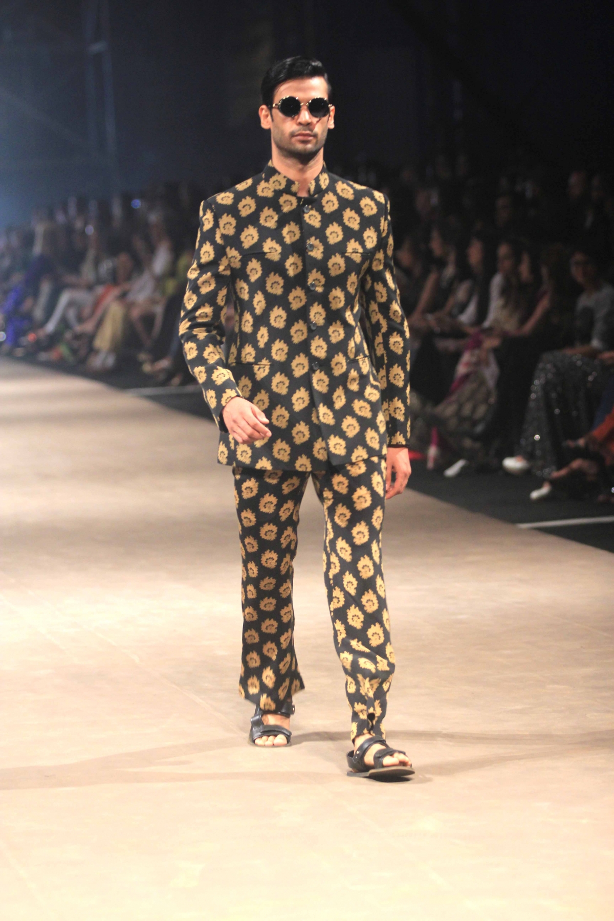 Lakme Fashion Week 2015: Model walks on ramp Lakme Fashion Week 2015: Deepika, Kajol, Sridevi Attend Sabyasachi Mukherjee's Opening Show