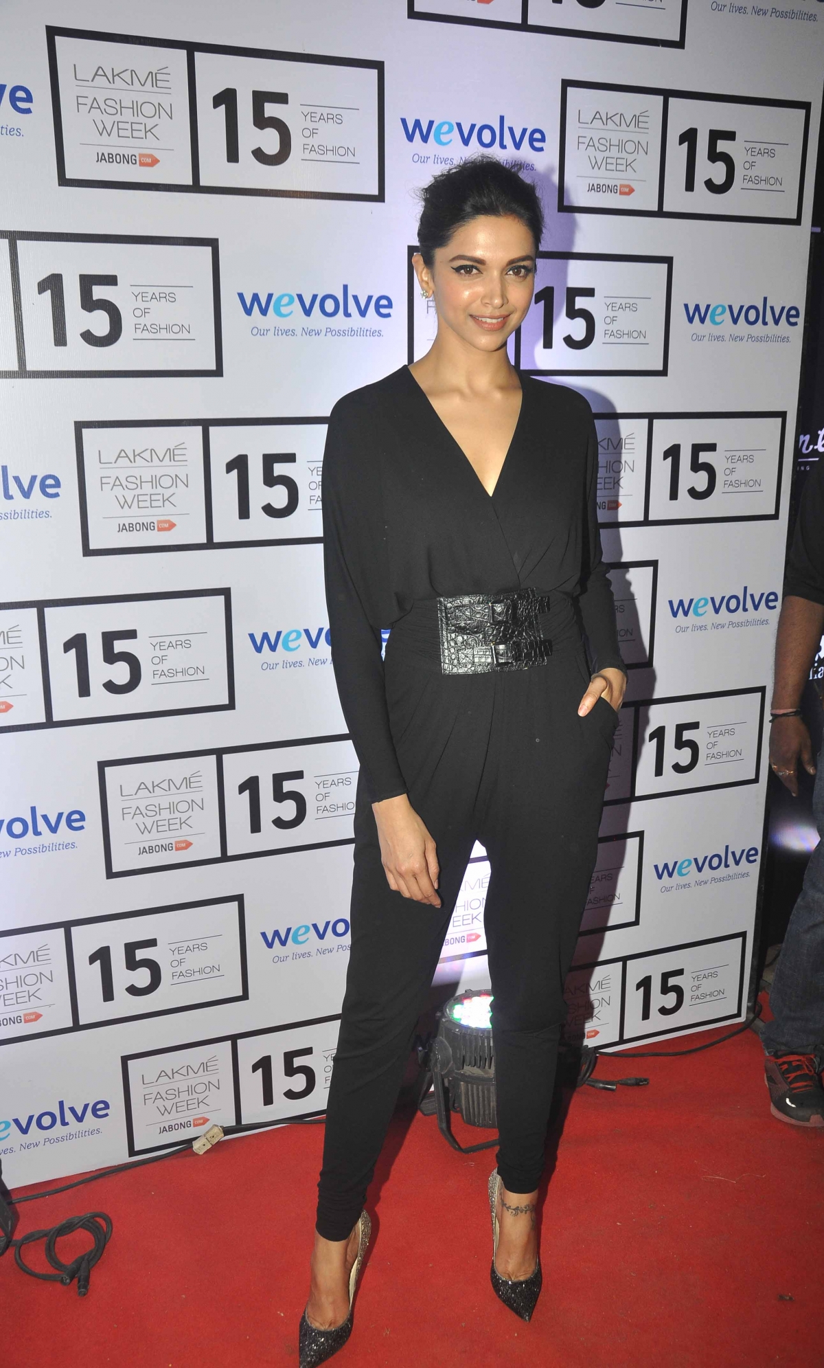 Lakme Fashion Week 2015: Jacqueline Fernandez, Deepika Padukone, Kajol Graces Manish Malhotra's Show [PHOTOS]