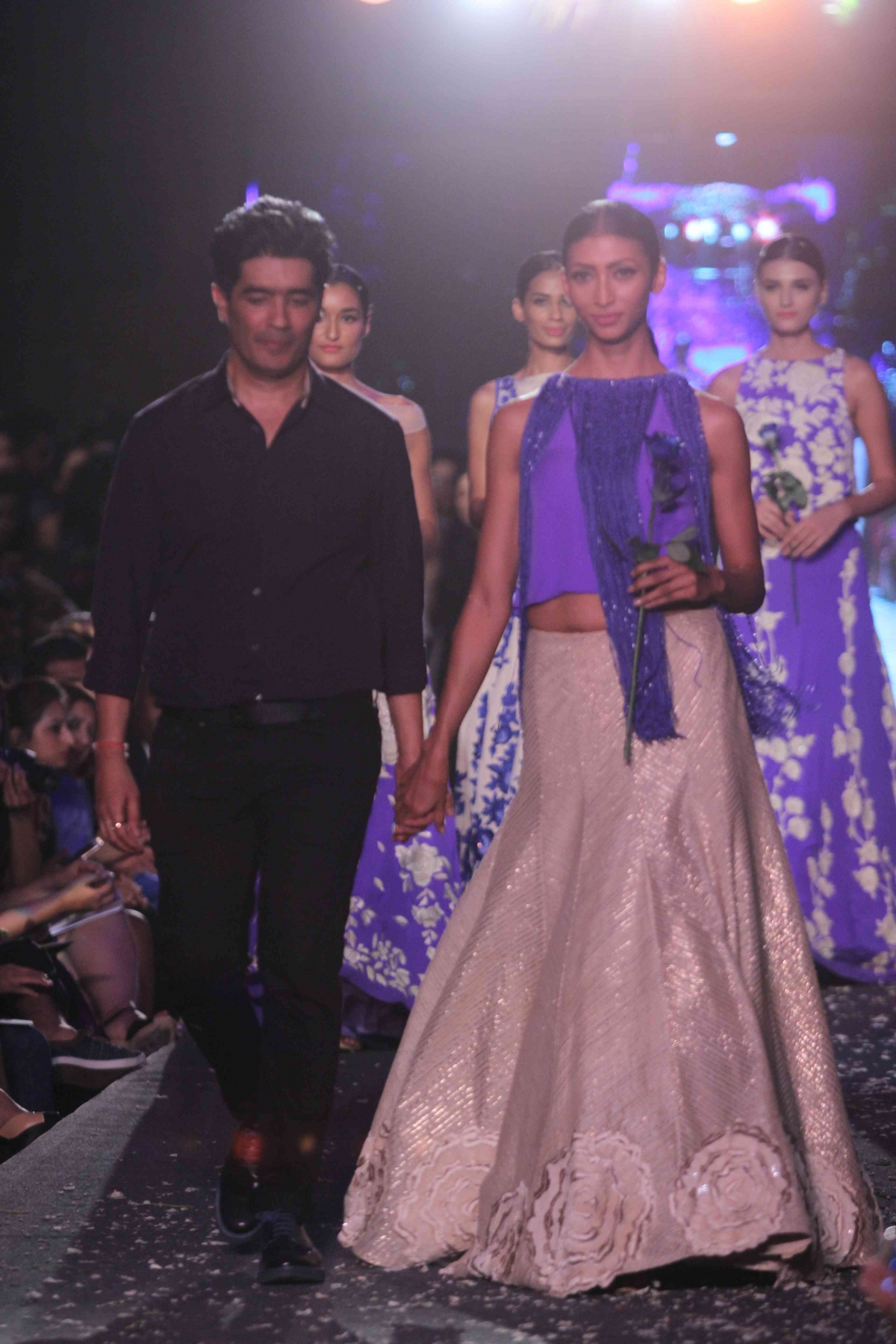 Lakme Fashion Week 2015: Jacqueline Fernandez, Deepika Padukone, Kajol Graces Manish Malhotra's Show [PHOTOS]