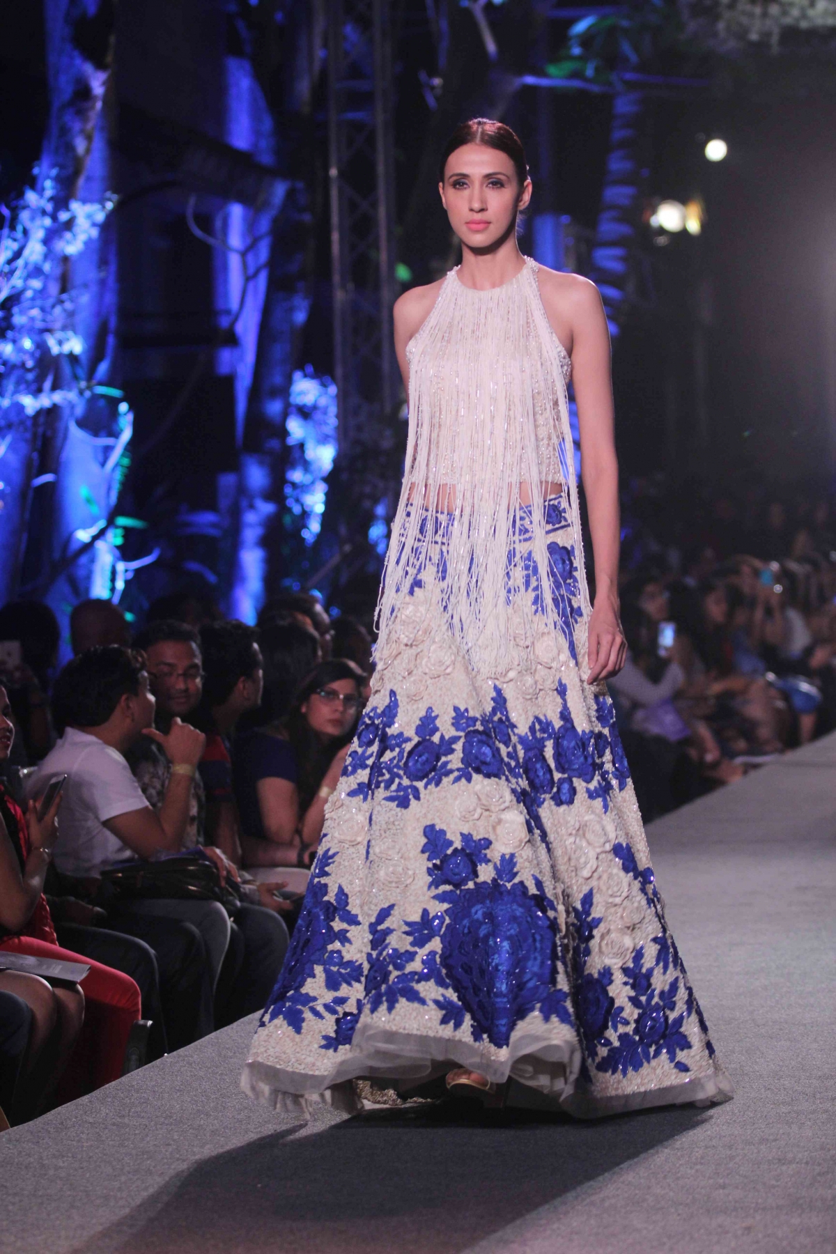 Lakme Fashion Week 2015: Jacqueline Fernandez, Deepika Padukone, Kajol Graces Manish Malhotra's Show [PHOTOS]