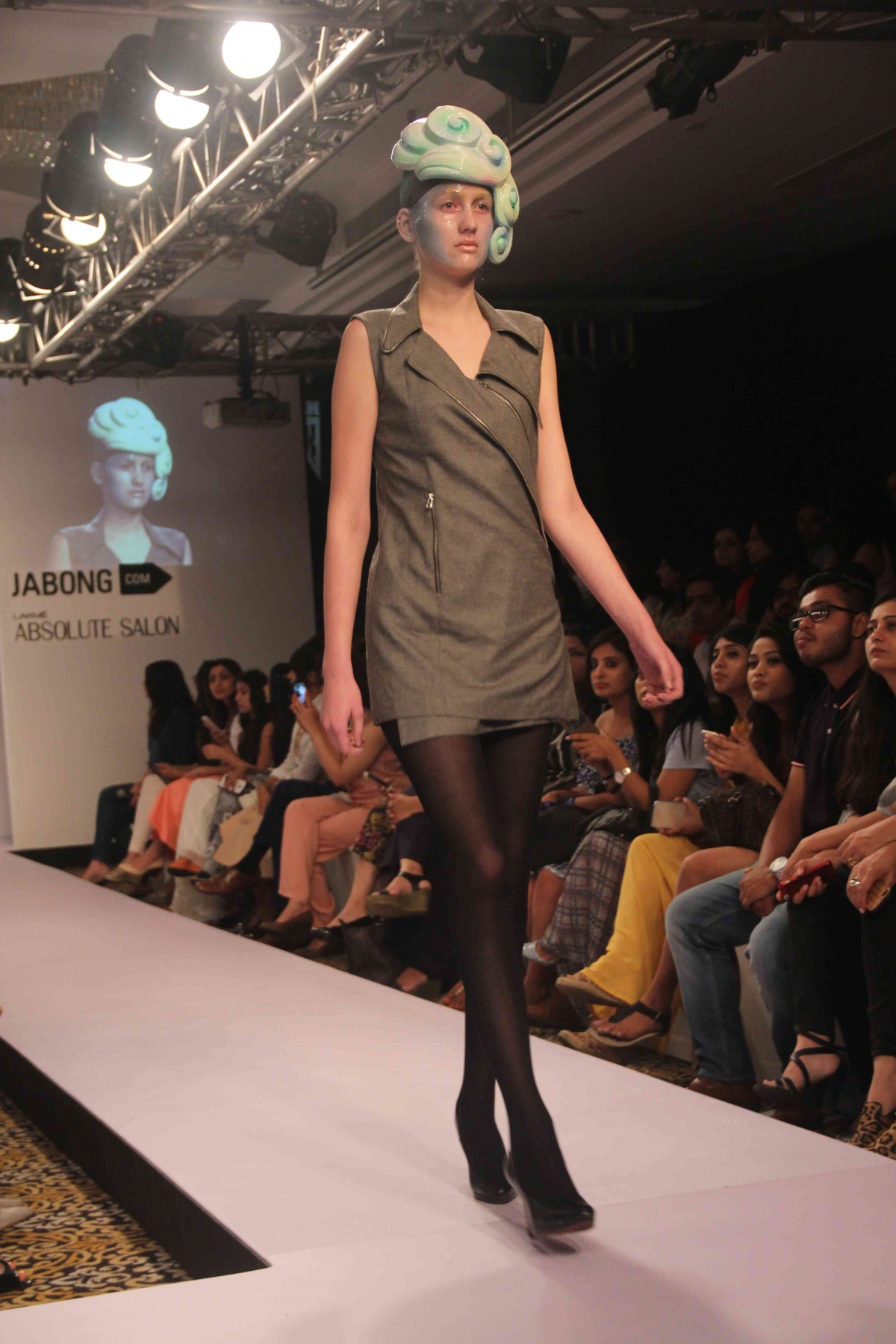 LFW 2015: Shraddha Kapoor Turns Showstopper for Dhruv Kapoor