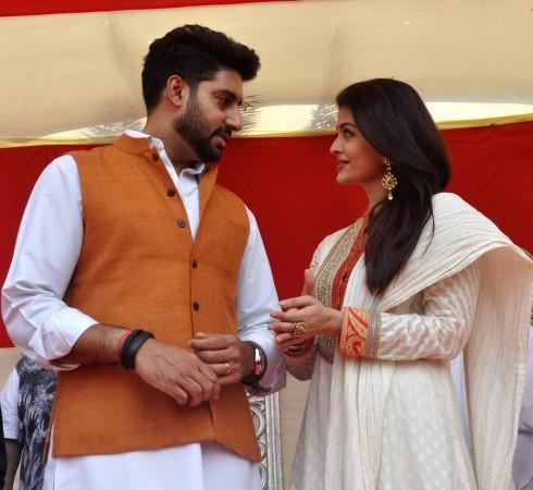 Aishwarya and Abhishek looks adorable Aishwarya Rai Bachchan Celebrates 'Gudi Padwa' with Abhishek Bachchan; Couple Looks Stunning Together