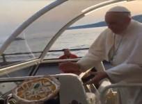 pope-francis-accepts-popemobile-pizza-during-naples-visit