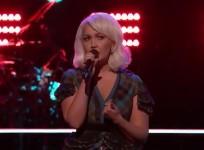 Meghan Linsey performs on