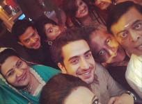 Team 'Yeh Hai Mohabbatein' celebrates 400 episodes by posing for a selfie