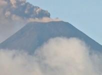 chile-volcano-villarrica-rumbles-and-spews-lava
