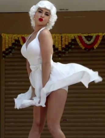 Sunny Leone in 'Kuch Kuch Locha Hai'