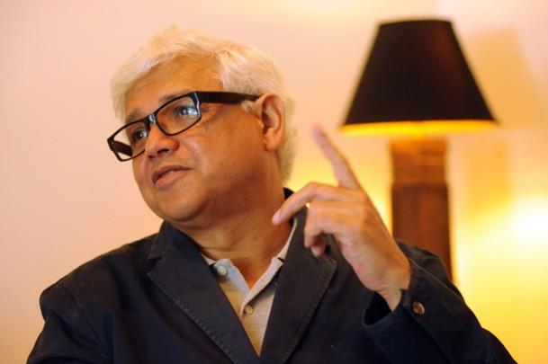 Indian author Amitav Ghosh. Amitav Ghosh