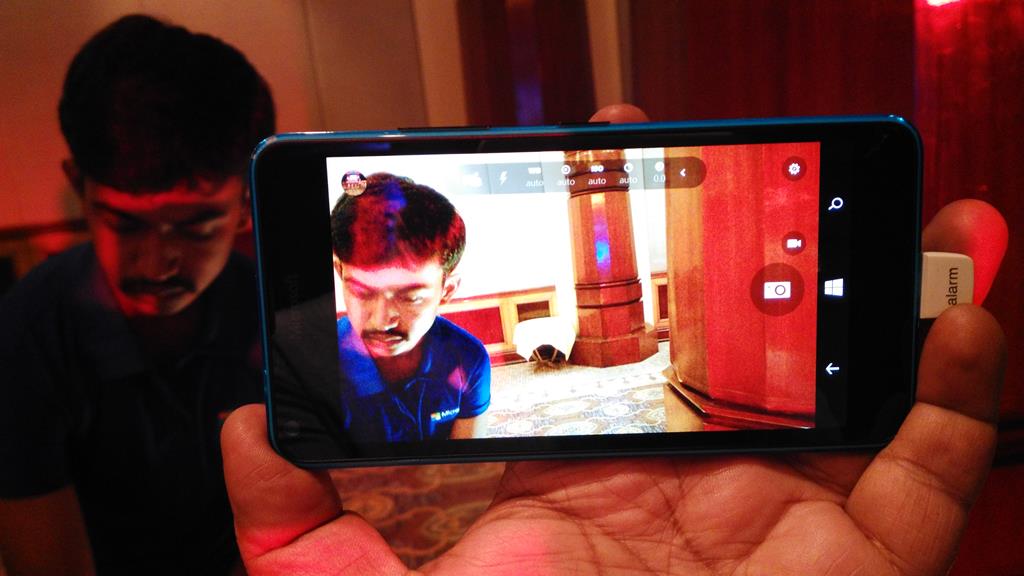 Microsoft Lumia 640 and Lumia 640 XL-8