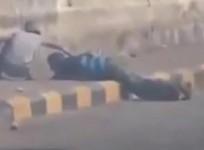 yemen-dramatic-footage-shows-wounded-yemeni-fighter-dragged-to-safety-under-heavy-gunfire