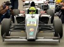 michael-schumachers-teenage-son-follows-in-his-racing-tracks