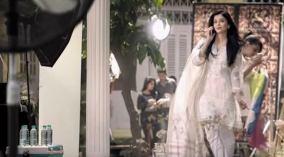 Aishwarya Rai Bachchan's Desi Look in Kalyan Jewellers' Ad