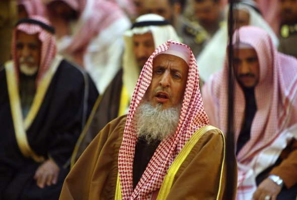 Sheikh Abdul Aziz Al-Asheikh, the Kingdom's grand mufti at the Grand Mosque in Riyadh February 6, 2008.