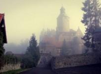 harry-potter-fans-enchanted-by-live-action-role-play-in-polish-castle