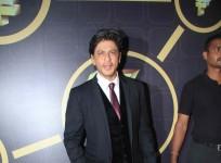 Shah Rukh Khan attends NRI of the Year award function