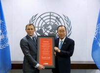 daniel-craig-gets-license-to-save-as-un-envoy-on-mines