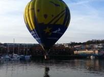 hot-air-balloon-almost-crashes-in-bristol-harbour