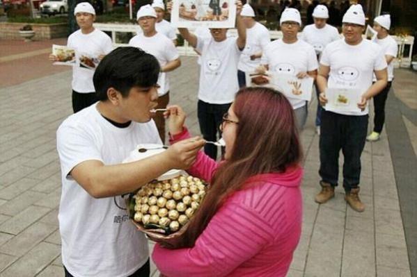 Boyfriend Fattens Girlfriend in China Boyfriend Fattens Girlfriend in China
