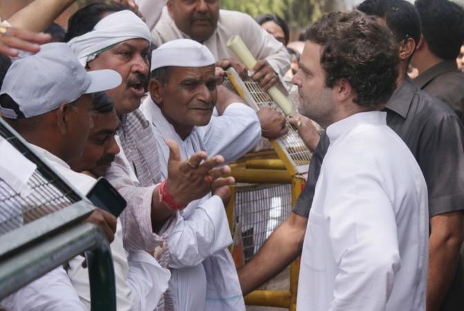 Rahul meets farmers