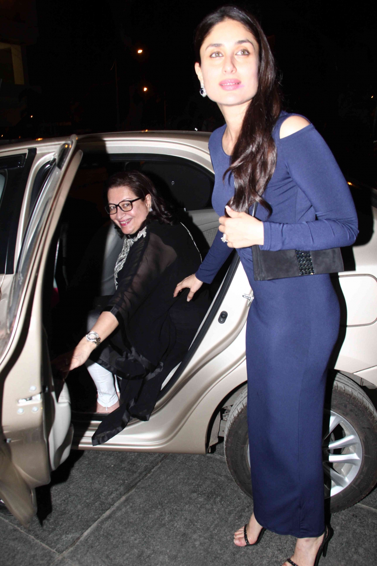 Kareena Kapoor Khan, Karisma Kapoor Celebrate Mom Babita's Birthday