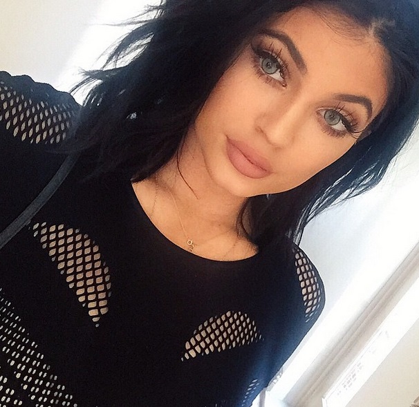 Kylie Jenner reveals a new chingrazing chop on Instagram and were here  for it