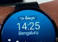 Moto 360 with Instaweather watchface