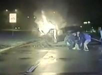 texas-video-shows-police-rescuing-man-from-burning-vehicle