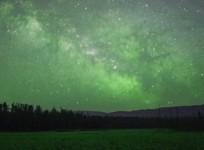 china-lyrid-meteor-shower-creates-dazzling-display-in-skies