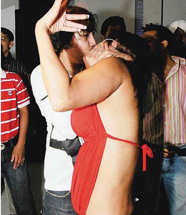 Rakhi Sawant, Mika Singh Kiss Rakhi Sawant, Mika Singh Kiss