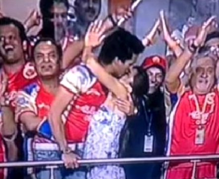 Deepika Padukone, Siddharth Mallya Kiss Deepika Padukone, Siddharth Mallya Kiss