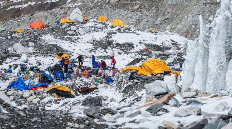 Nepal earthquake: Dramatic aftermath images emerge from Everest Base Camp