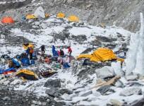 Nepal earthquake: Dramatic aftermath images emerge from Everest Base Camp