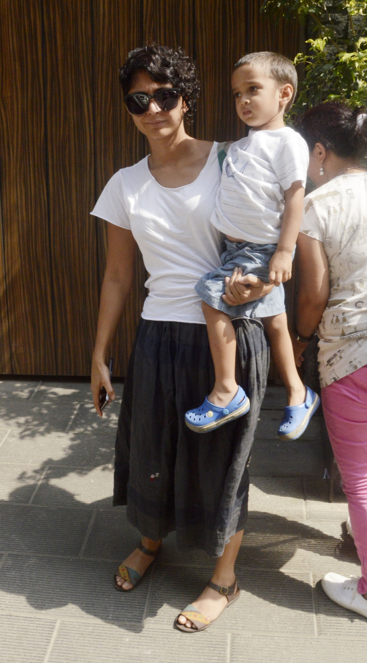 Cute Pictures of Azad Khan with Mom Kiran Rao Outside Their House