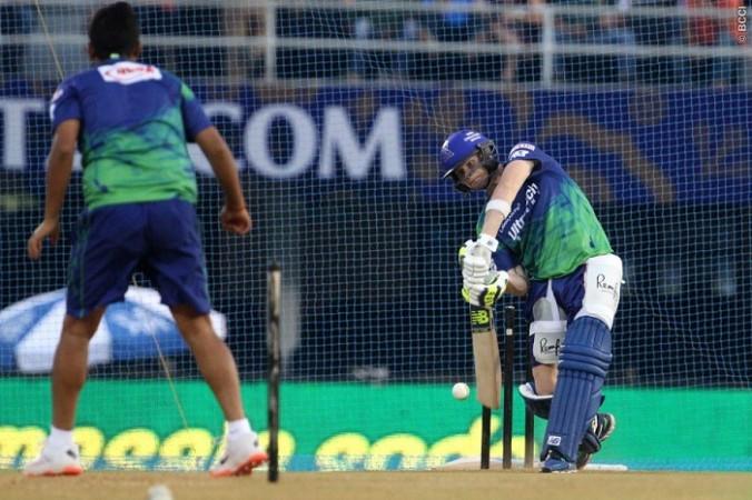 Steve Smith has scored 190 runs in 10 matches in IPL 2015. Steven