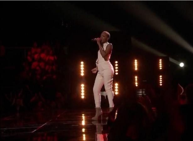 Kimberly Nichole sings "Seven Nation Army" on The Voice US Season 8