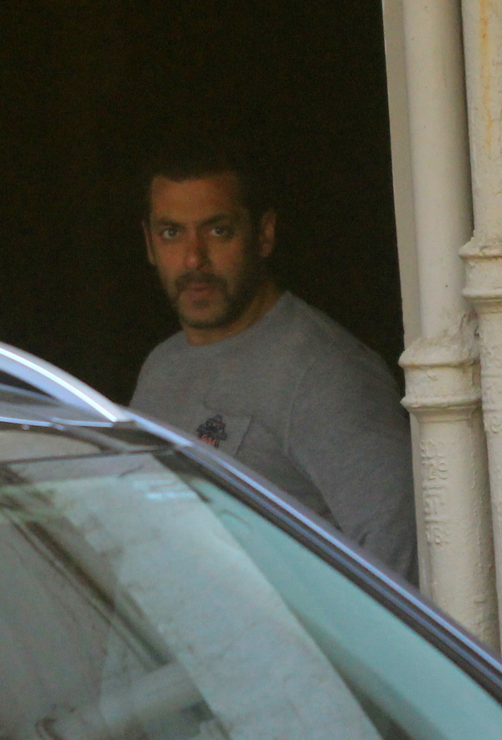 Kareena Kapoor Khan, Varun Dhawan, Hrithik Roshan and Other Celebs Visit Salman Khan's Residence