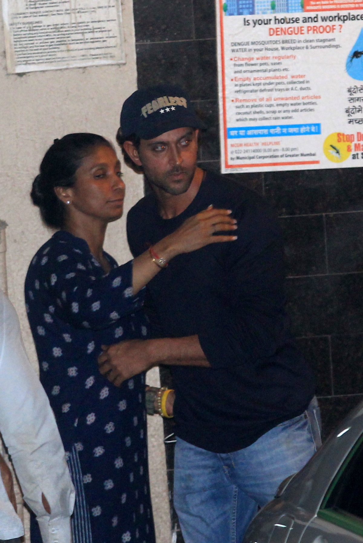 Kareena Kapoor Khan, Varun Dhawan, Hrithik Roshan and Other Celebs Visit Salman Khan's Residence