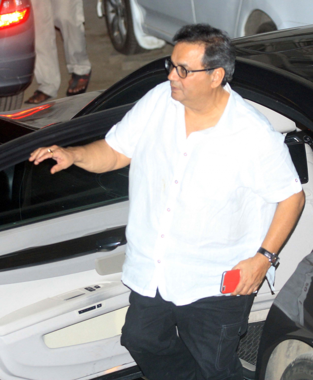 Kareena Kapoor Khan, Varun Dhawan, Hrithik Roshan and Other Celebs Visit Salman Khan's Residence