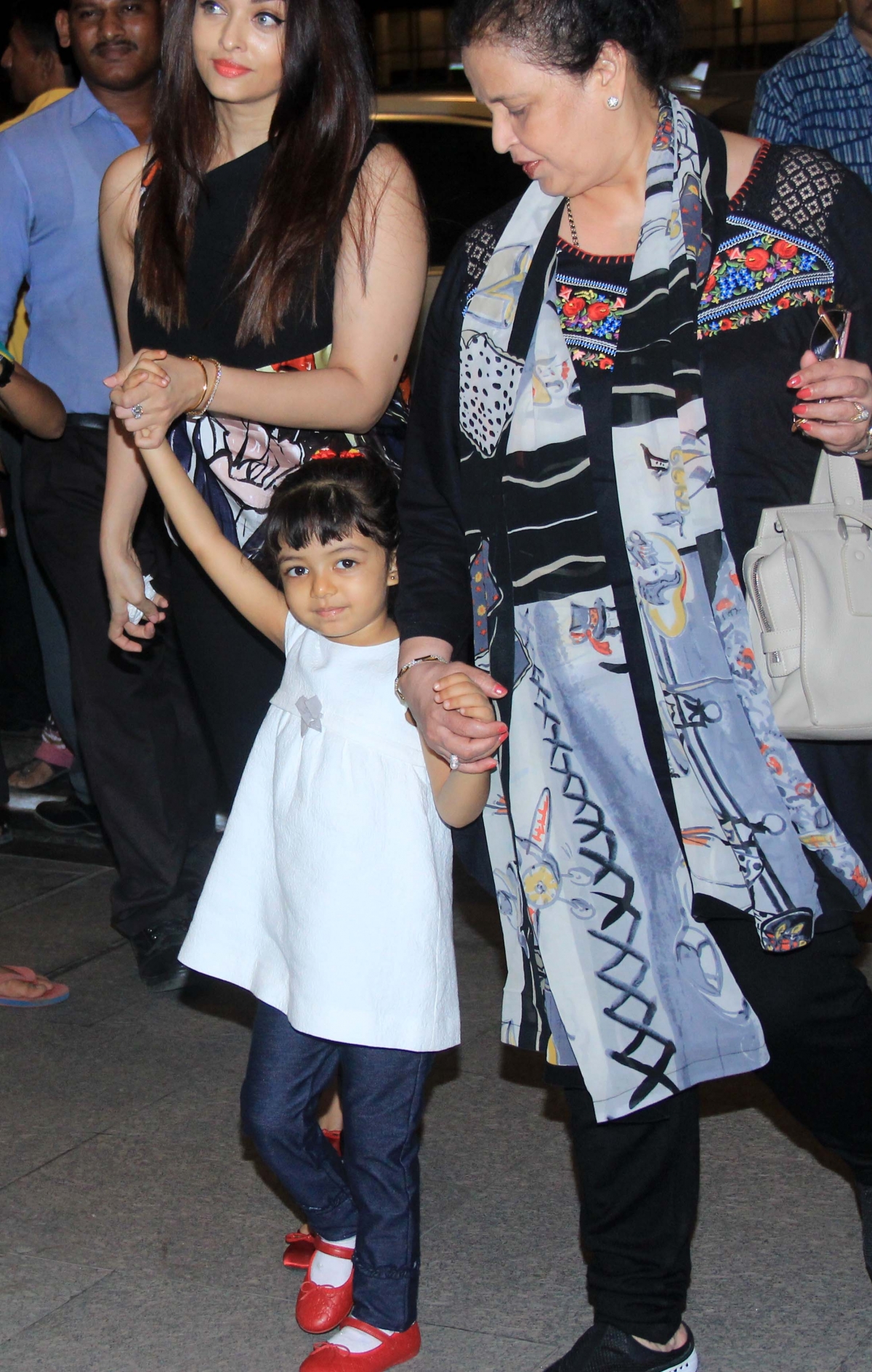 Aishwarya Rai Bachchan, Sonam Kapoor Leaves For Cannes