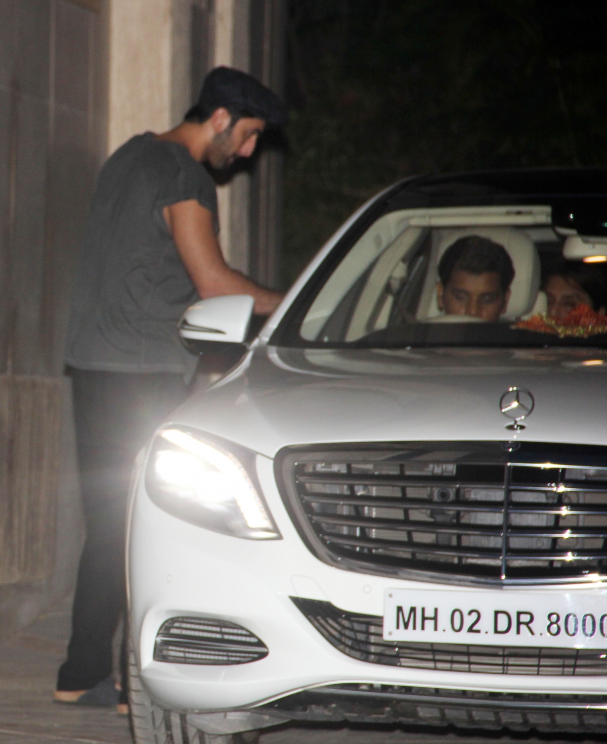 Ranbir Kapoor Anushka Sharma, Arjun Kapoor and Other B-Town Celebs At Ranbir Kapoor's Residence