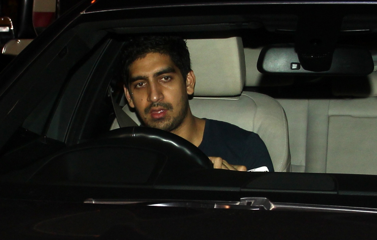 Ayan Mukerji Anushka Sharma, Arjun Kapoor and Other B-Town Celebs At Ranbir Kapoor's Residence
