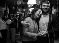 young-teachers-uses-students-to-propose-to-his-partner