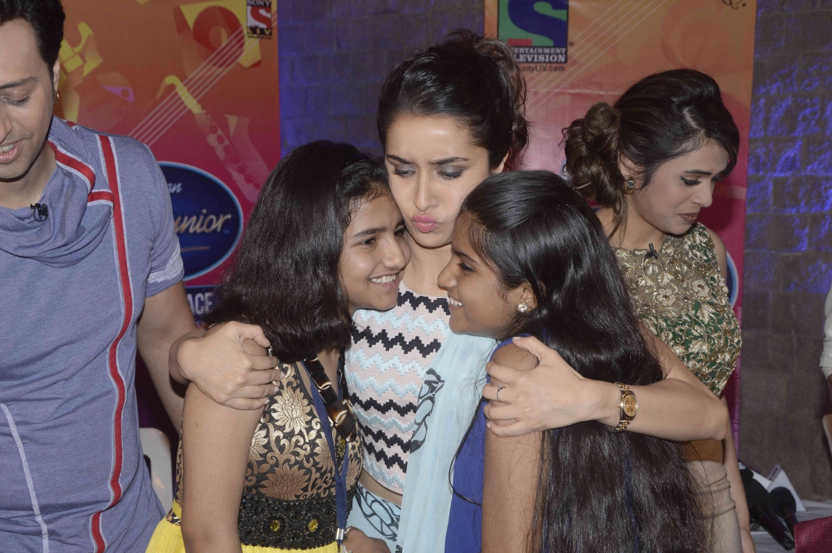 Shraddha Kapoor with Indian Idol Junior 2 contestants